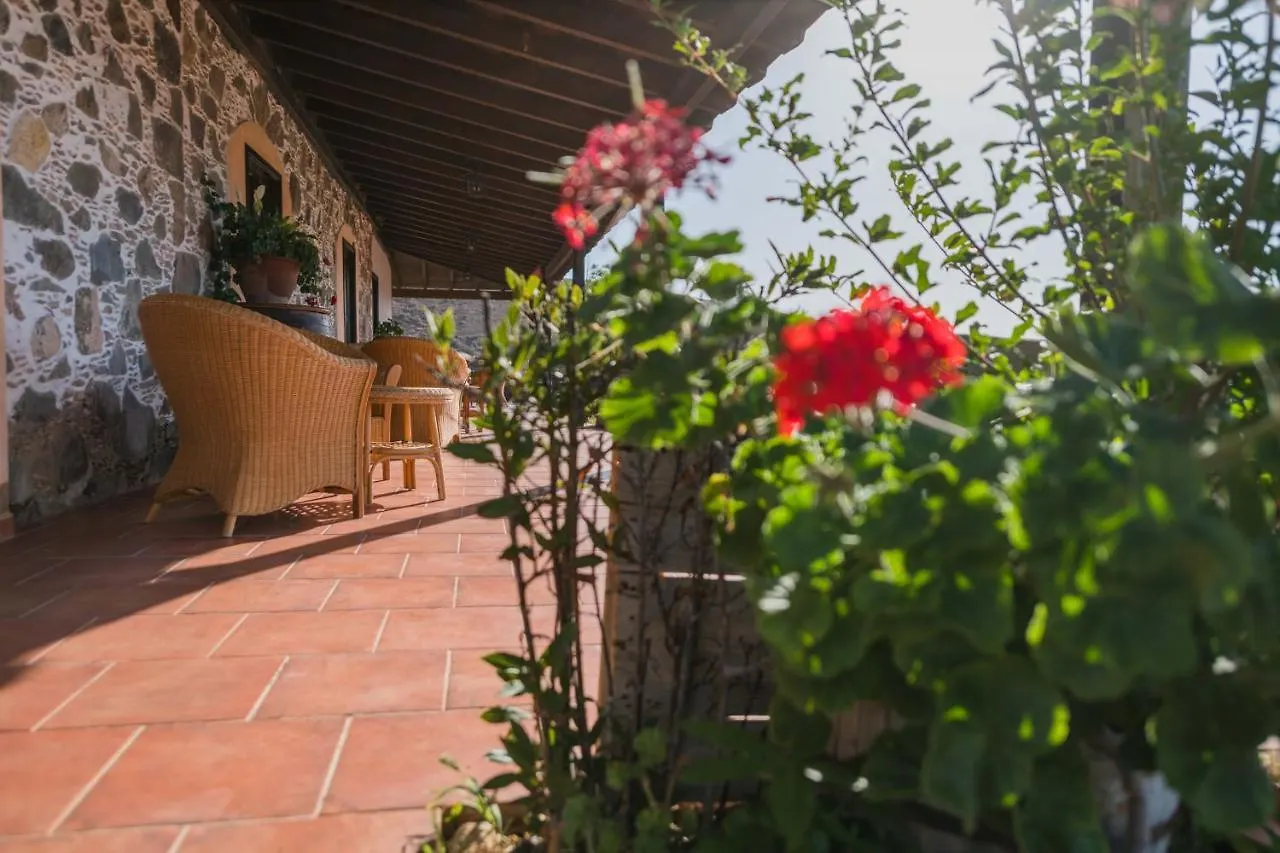 Country house Hotel Rural Huerto Viejo Tesejerague